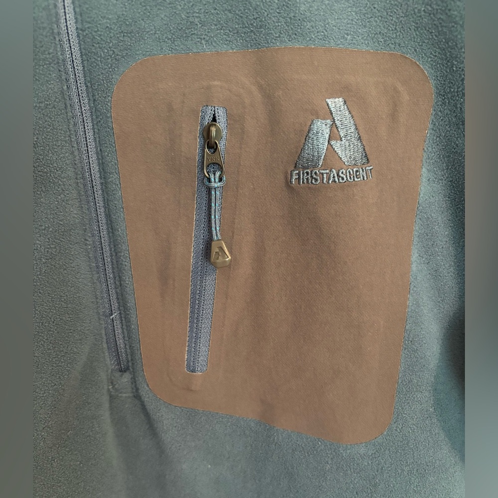 Eddie Bauer First Ascent half zip fleece - Picture 3 of 8